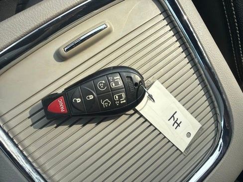 Used 2018 Dodge Grand Caravan SXT FWD image 31