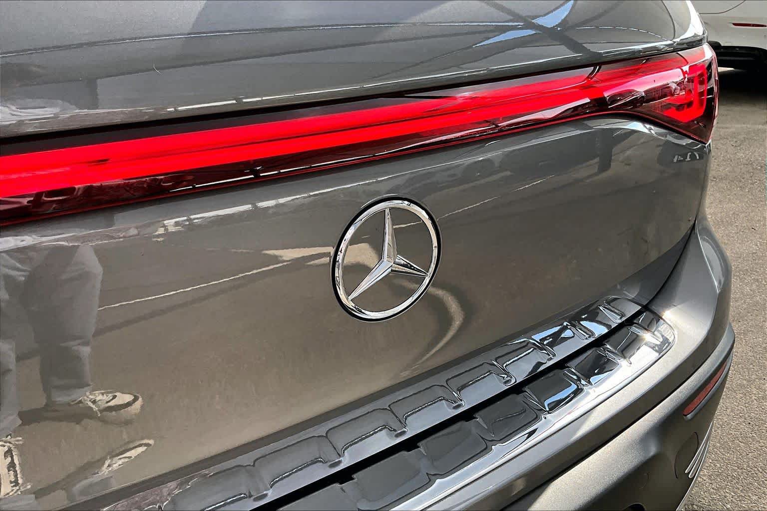 Used 2023 Mercedes-Benz EQB 250+ image 30
