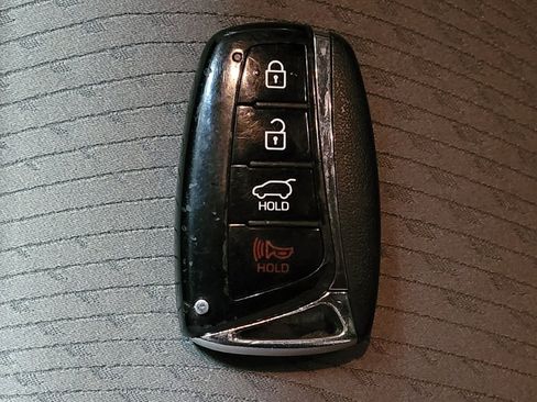 Used 2018 Hyundai Santa Fe Sport w/ 2.4L Value Package 02 FWD image 32