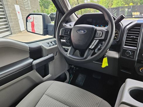 Used 2018 Ford F150 XLT AWD/4WD image 9