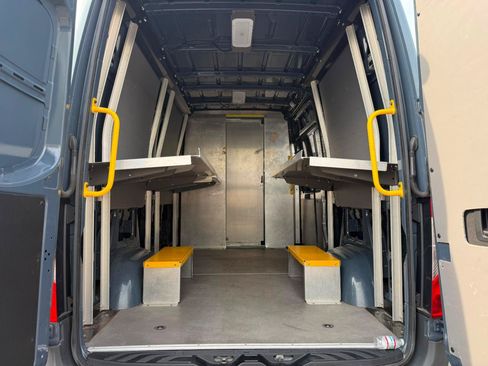 Used 2019 Mercedes-Benz Sprinter 144 image 24