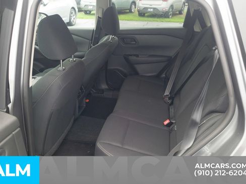 Used 2025 Nissan Rogue S AWD/4WD image 17