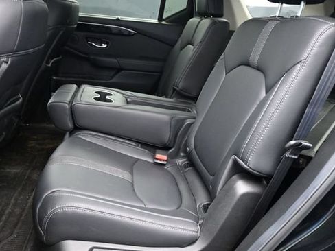 Used 2025 Honda Pilot EX-L image 23