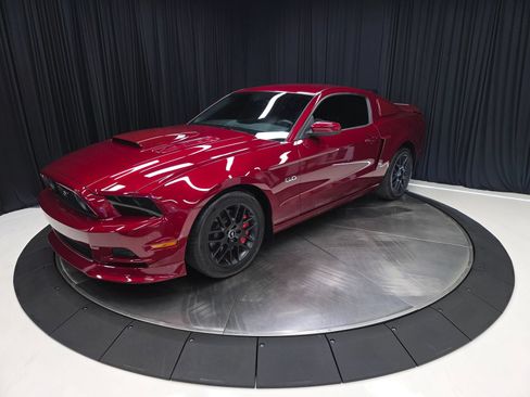 Used 2014 Ford Mustang GT Premium w/ Comfort Package RWD image 9