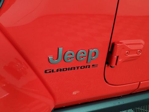 New 2025 Jeep Gladiator Rubicon AWD/4WD image 10