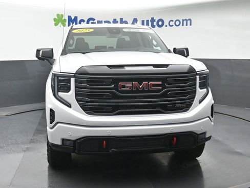 Used 2025 GMC Sierra 1500 AT4 image 4