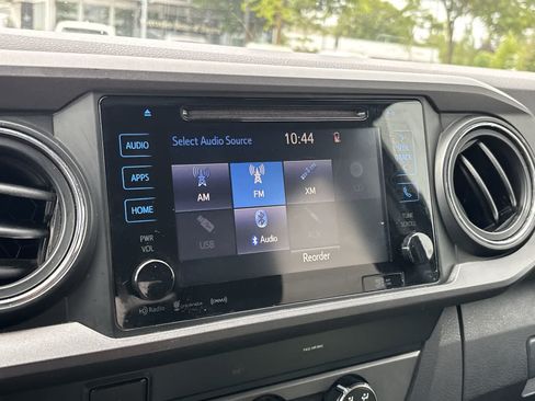 Used 2019 Toyota Tacoma TRD Off-Road AWD/4WD image 15