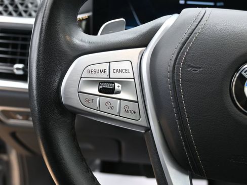 Used 2025 BMW X7 xDrive40i image 19