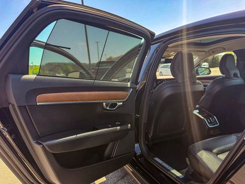 Used 2022 Volvo S90 B6 Momentum AWD/4WD image 16