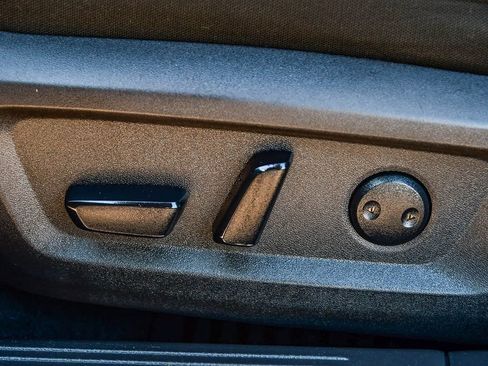 Used 2023 Nissan Rogue SV image 24