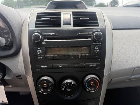 Used 2013 Toyota Corolla L FWD image 18