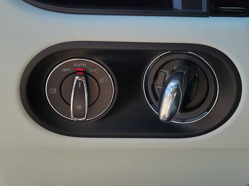 New 2026 Porsche Macan image 40