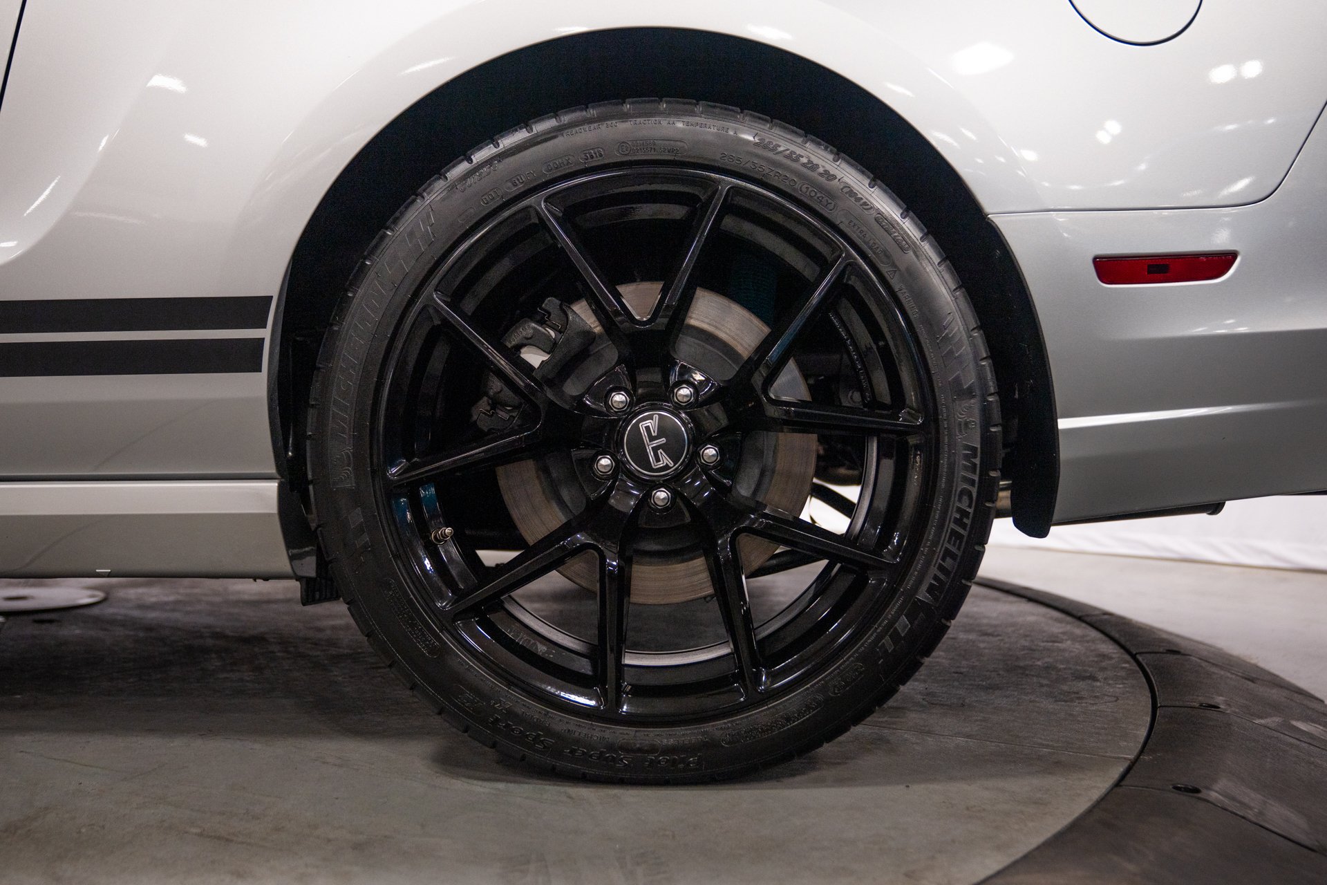 Used 2013 Ford Mustang Shelby GT500 RWD image 10