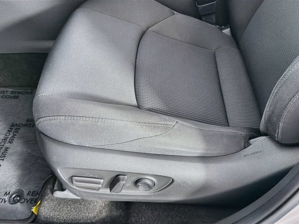 Used 2021 Toyota Venza LE AWD/4WD image 22