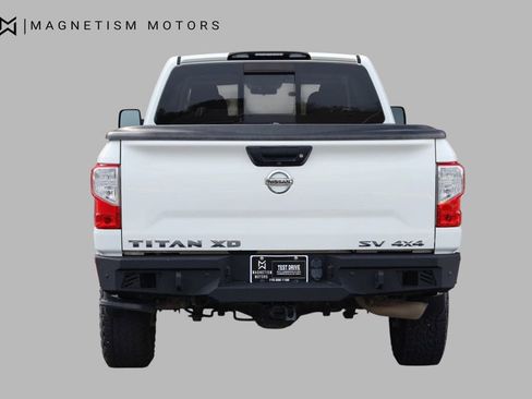 Used 2018 Nissan Titan SV image 8