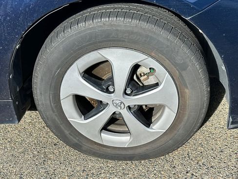 Used 2012 Toyota Prius Two image 12