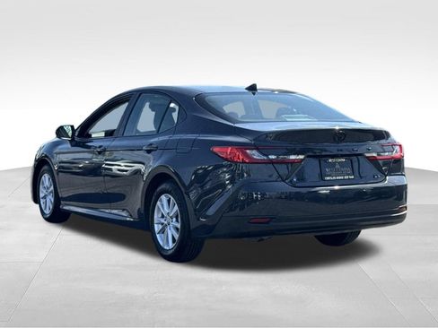 Used 2025 Toyota Camry LE FWD image 7