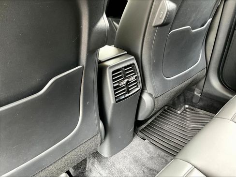 Used 2023 Kia Niro EX FWD image 10
