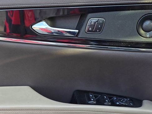 Used 2022 Lincoln Nautilus Reserve w/ Equipment Group 201A image 9