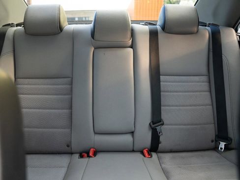 Used 2016 Toyota Camry SE w/ Moonroof Package FWD image 22