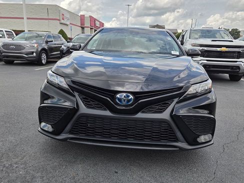 Used 2024 Toyota Camry SE FWD image 2