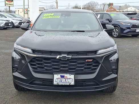 Used 2024 Chevrolet Trax RS image 2