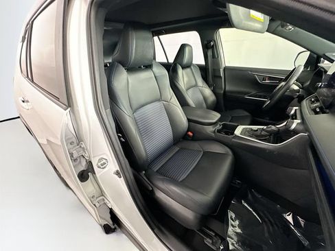 Used 2025 Toyota RAV4 XSE w/ Advanced Technology Package AWD/4WD image 27