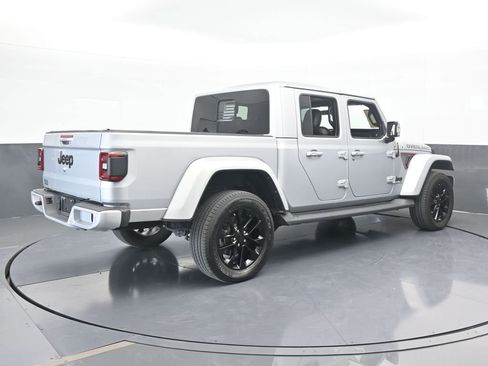 Used 2022 Jeep Gladiator Overland image 6