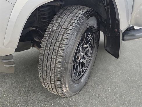 Used 2019 Toyota Tacoma SR5 image 31