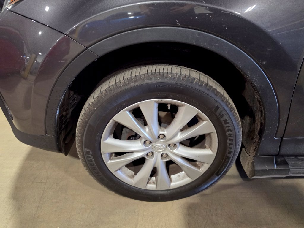 Used 2015 Toyota RAV4 Limited w/ Technology Package AWD/4WD image 3