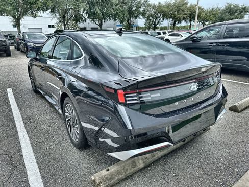 Used 2025 Hyundai Sonata Limited FWD image 6