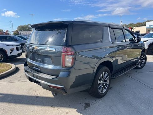 Used 2021 Chevrolet Suburban LS w/ Driver Alert Package image 6