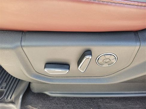 Used 2018 Ford F150 Platinum w/ Equipment Group 701A Luxury image 5