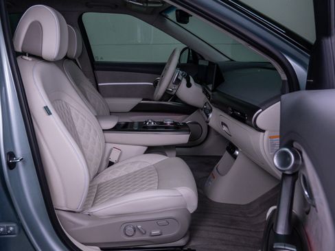 Used 2023 Genesis GV60 Performance AWD/4WD image 11