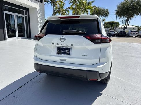 Used 2024 Nissan Rogue S AWD/4WD image 25