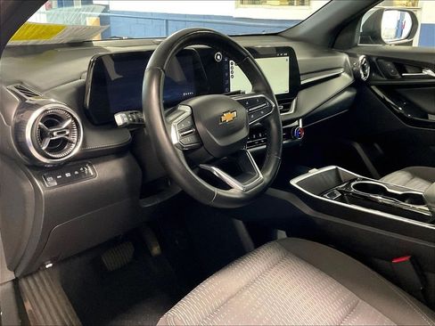 Used 2025 Chevrolet Equinox LT w/ Safety and Technology Package AWD/4WD image 8