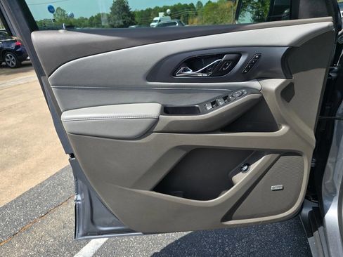 Used 2021 Chevrolet Traverse Premier image 14