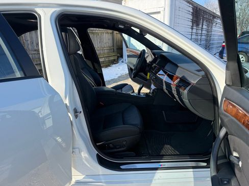 Used 2010 BMW 535i xDrive Sedan image 11