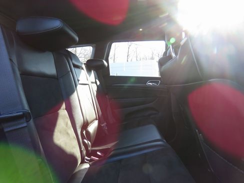 Used 2020 Jeep Grand Cherokee Altitude image 16