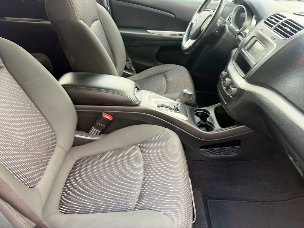Used 2019 Dodge Journey SE w/ Connectivity Group FWD image 10