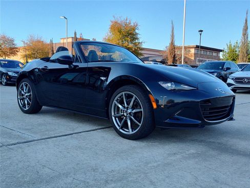 Used 2022 MAZDA MX-5 Miata Grand Touring image 9