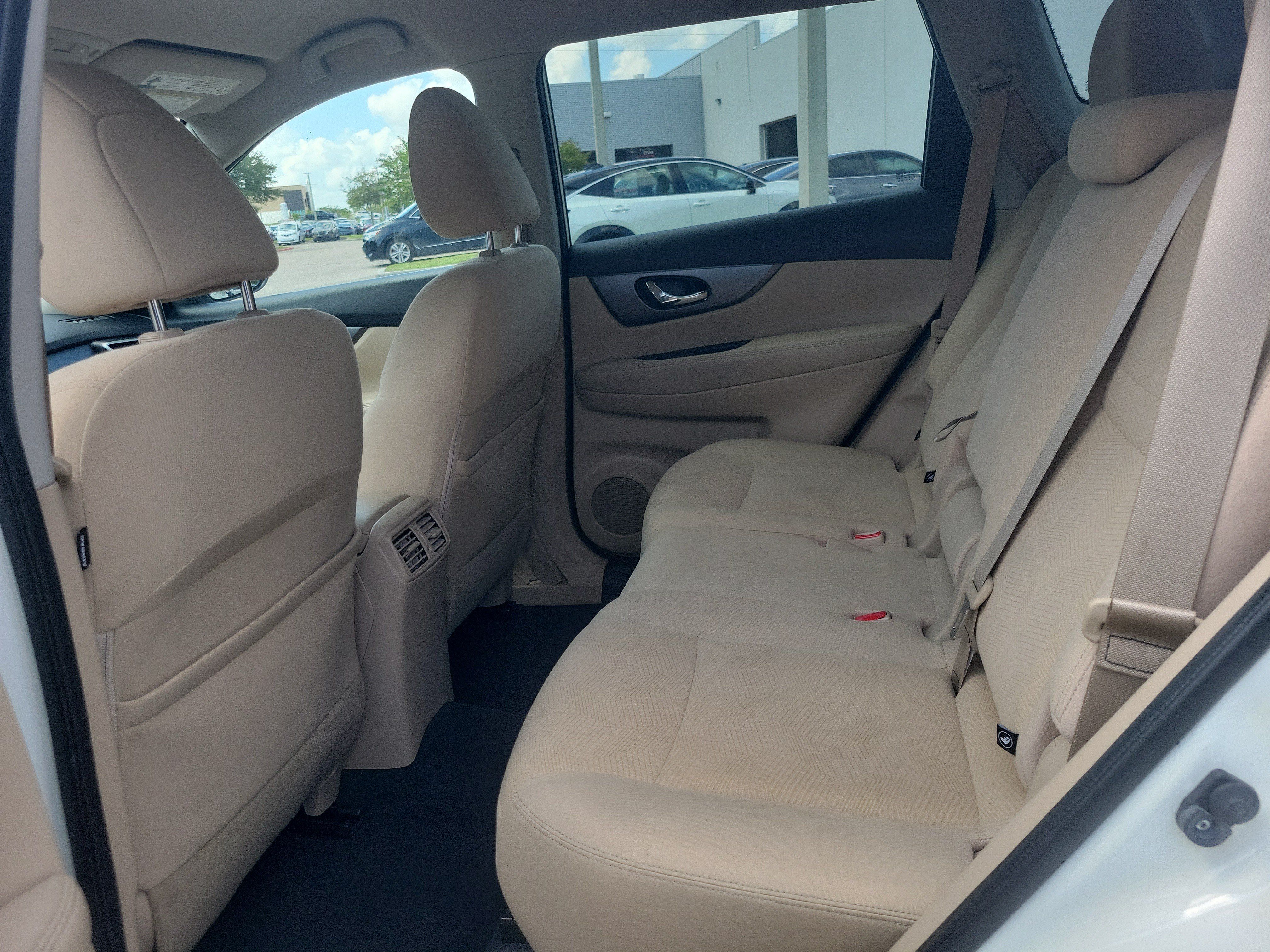 Used 2016 Nissan Rogue SV AWD/4WD image 19