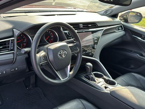 Used 2018 Toyota Camry XSE FWD image 13