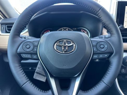 New 2025 Toyota RAV4 XLE image 22