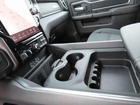 New 2026 RAM 2500 Big Horn AWD/4WD image 6