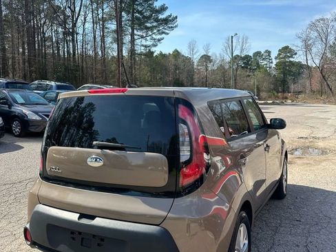 Used 2014 Kia Soul FWD image 4
