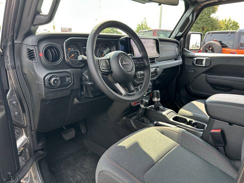 New 2025 Jeep Wrangler Unlimited Rubicon image 9