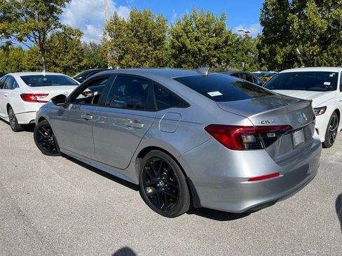 Used 2023 Honda Civic Sport image 3