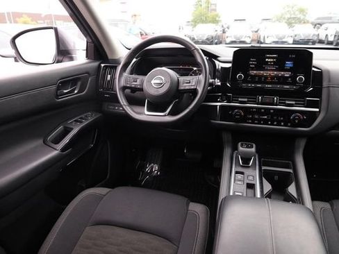 Certified 2025 Nissan Pathfinder SV w/ SV Premium Package FWD image 25