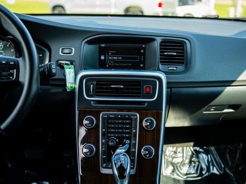 Used 2015 Volvo V60 T5 Premier Plus FWD image 7